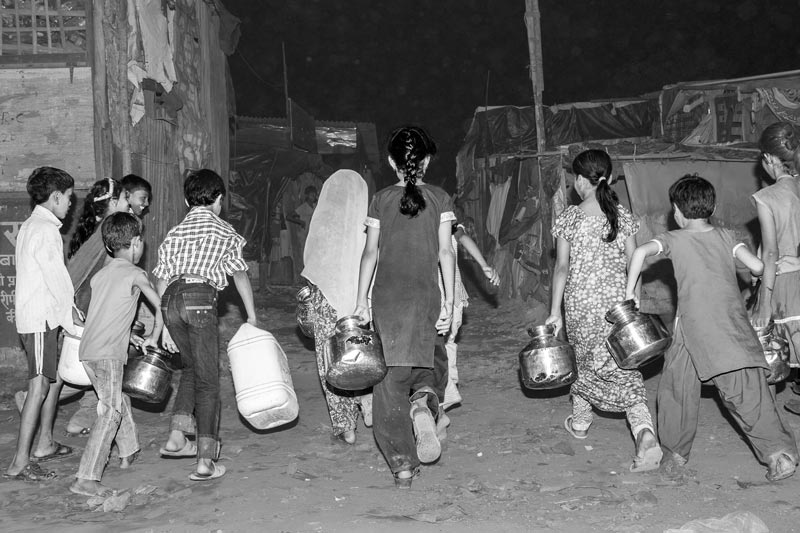 Human Right to Water in Mumbai - Rushing to fetch water at 9.30 in the night